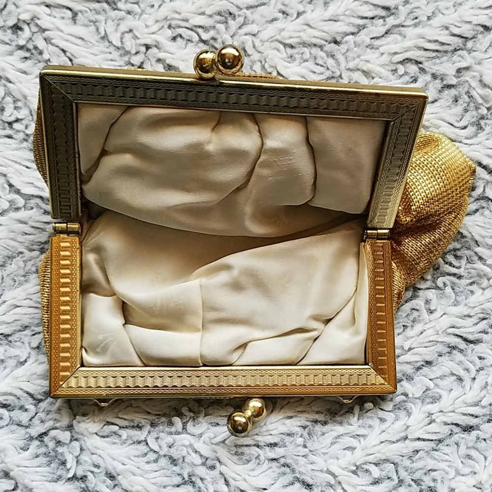 Vintage purse in metallic gold - Picture 2 of 5